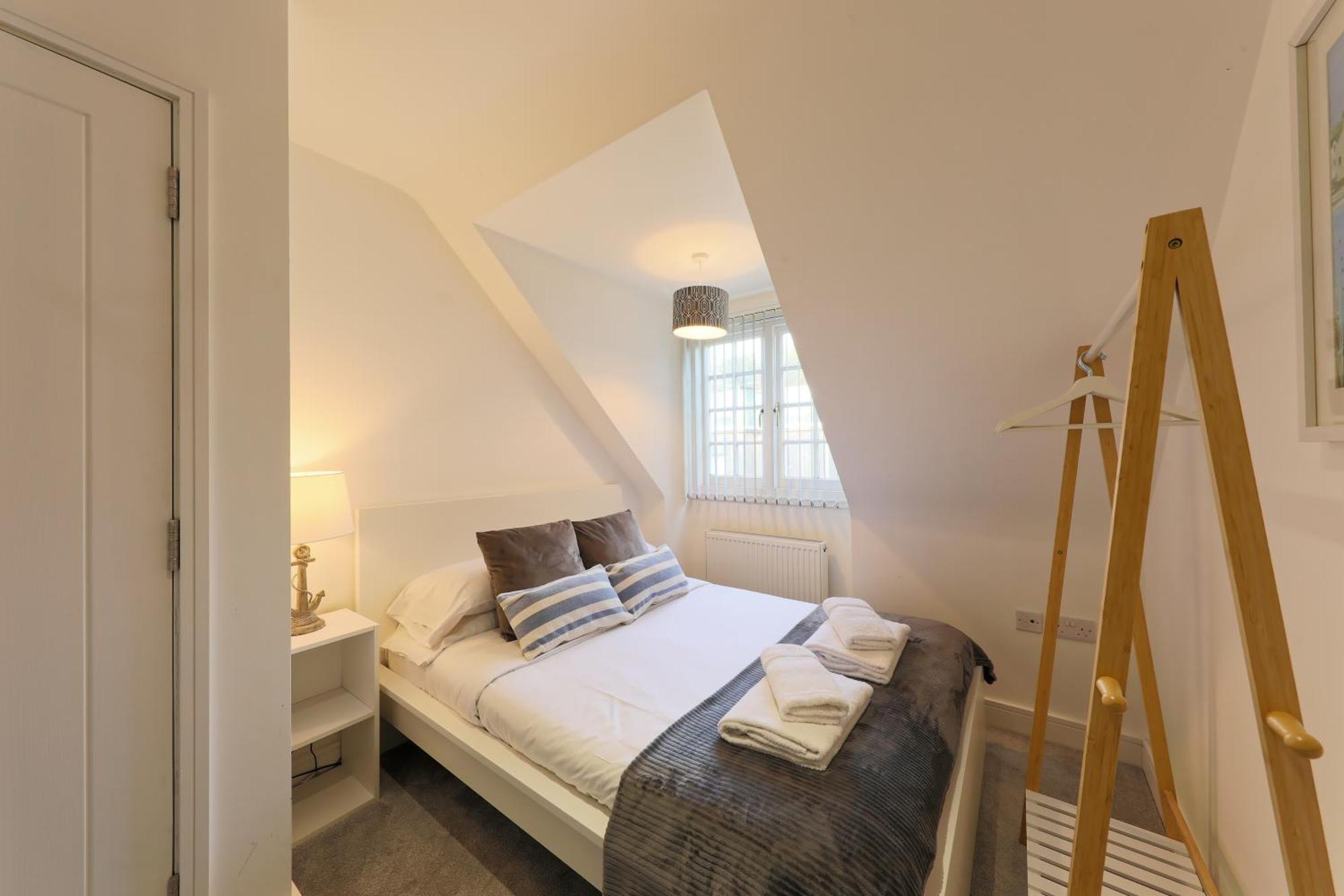 Hythe Townhouse Retreat Villa Esterno foto